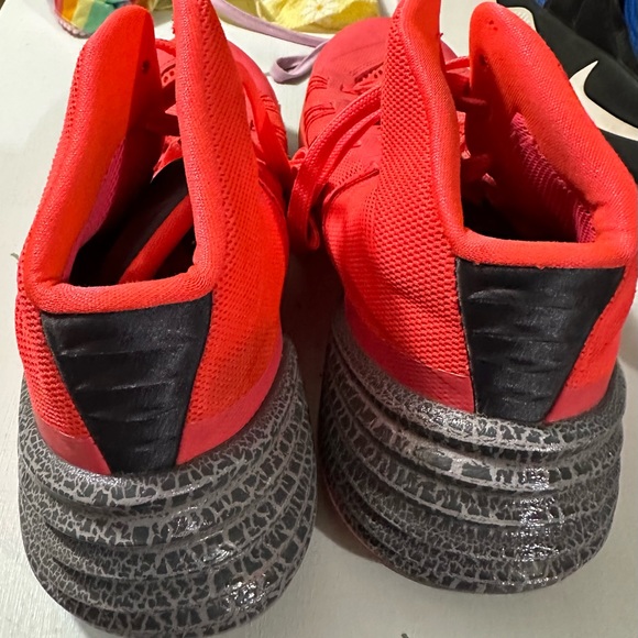 Orange and gray nike shoes - Picture 3 of 5